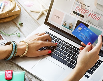 carta di credito e pc